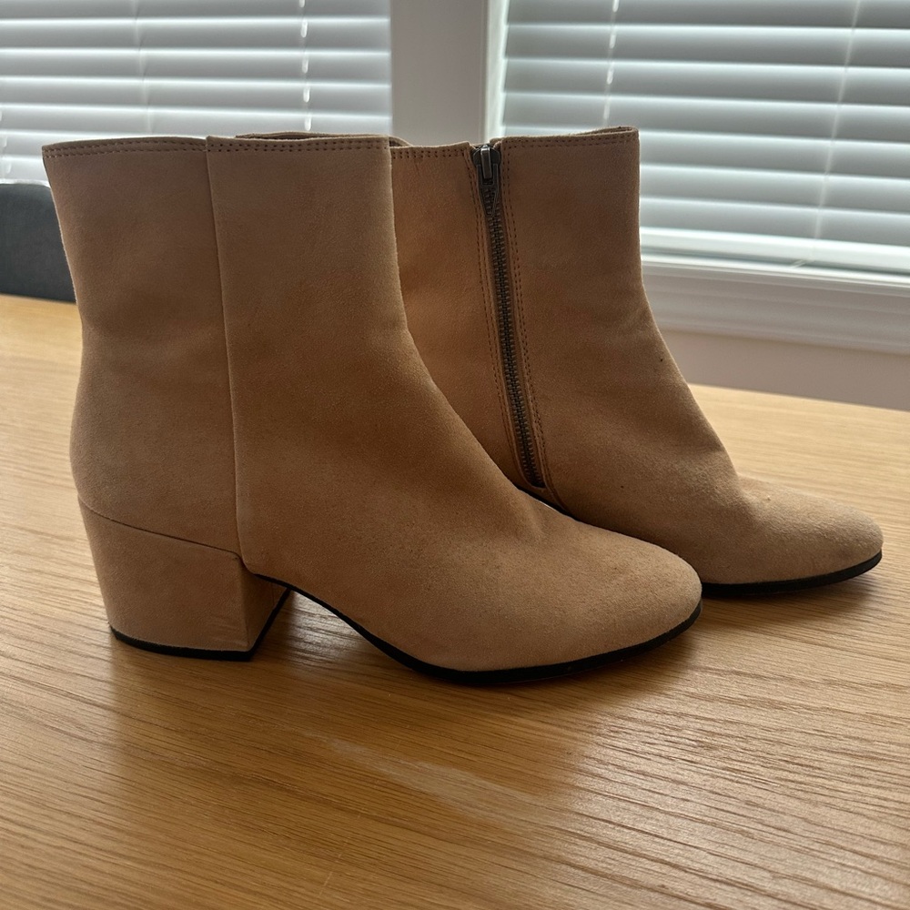 Dolce Vita Elegant Tan Ankle Boots